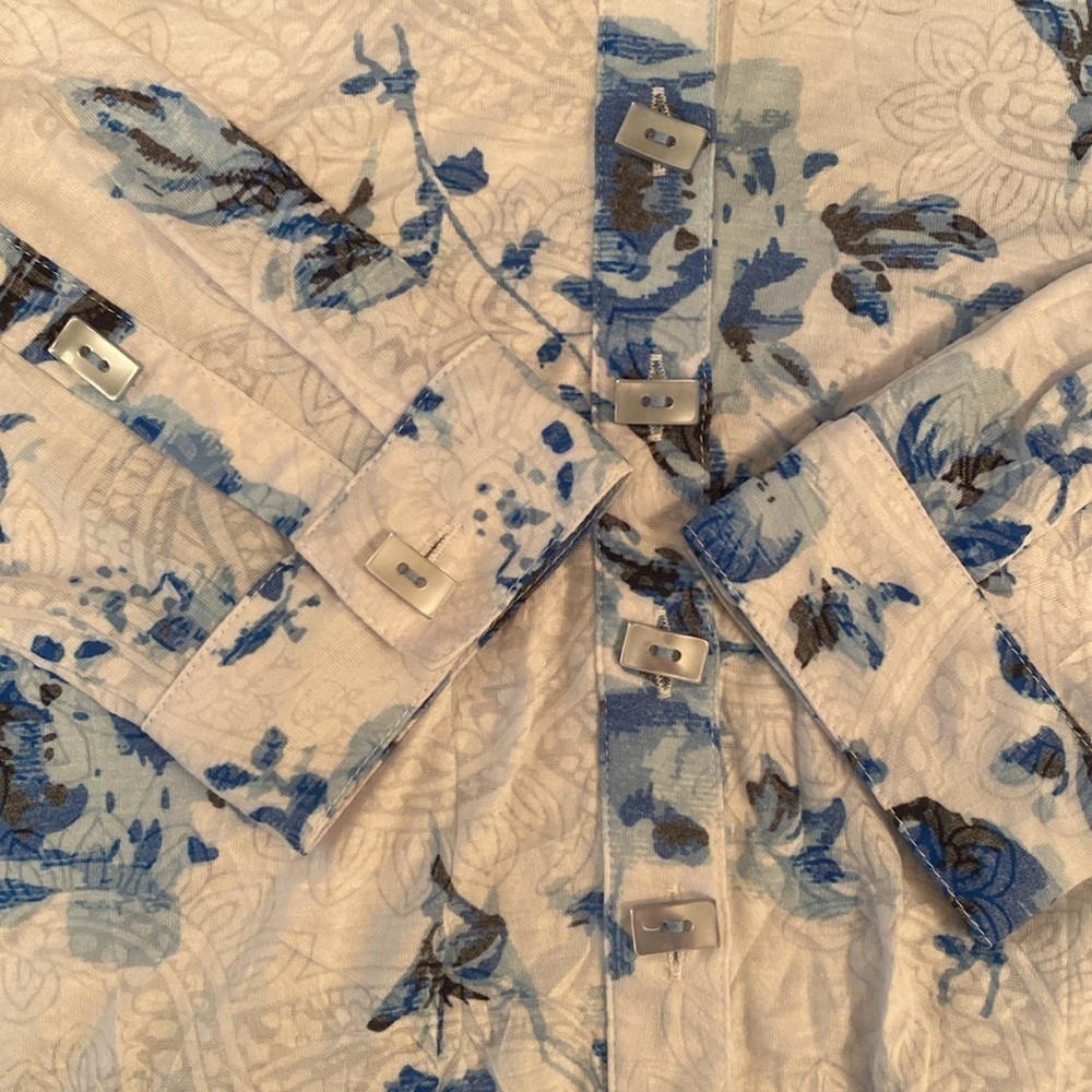 Multiples Soft Lightweight White Blue Floral Crin… - image 6